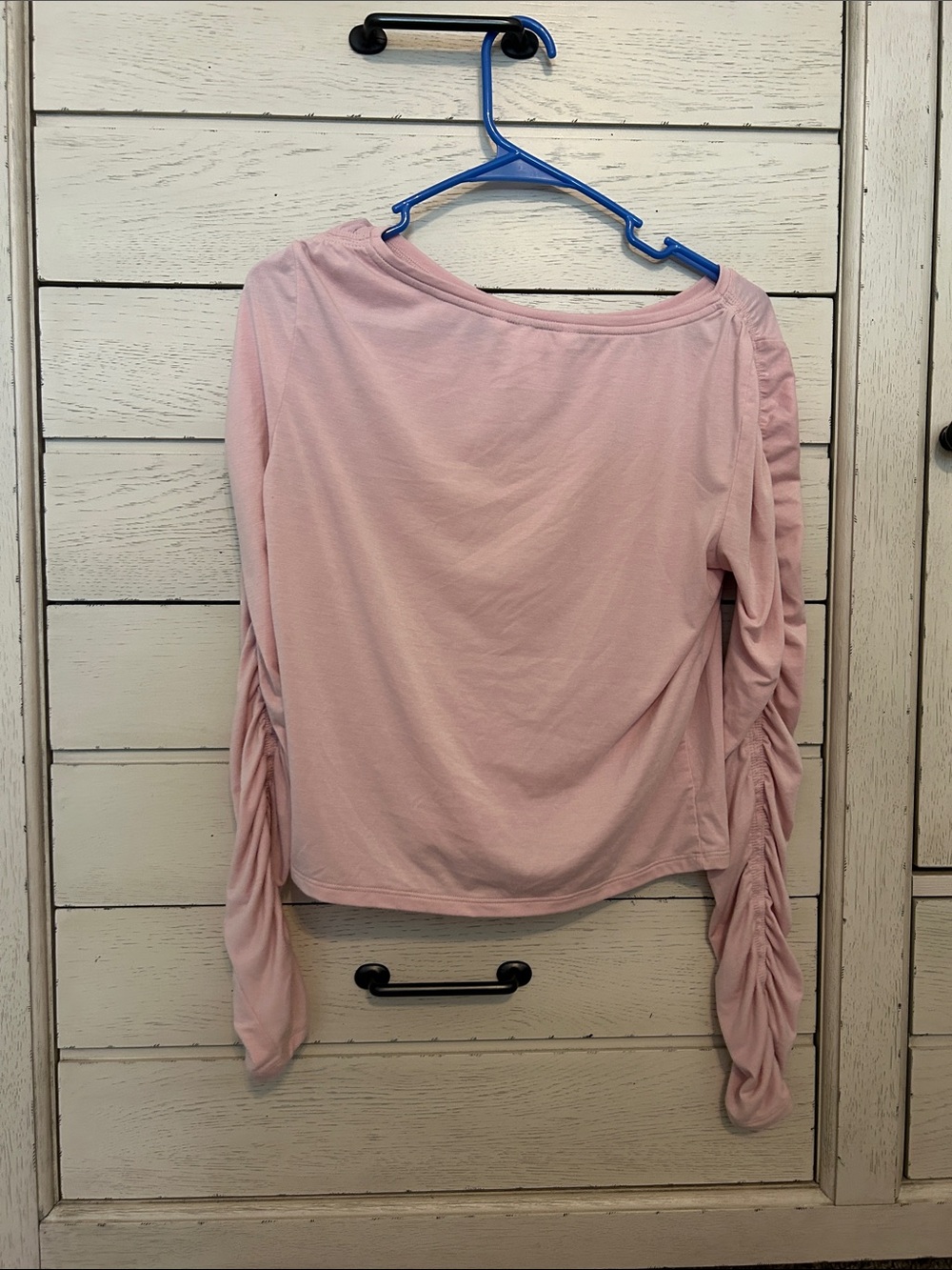 Athleta Small Pale Pink Long-Sleeve Crew Top with ruffle sleeves - Picture 4 of 4